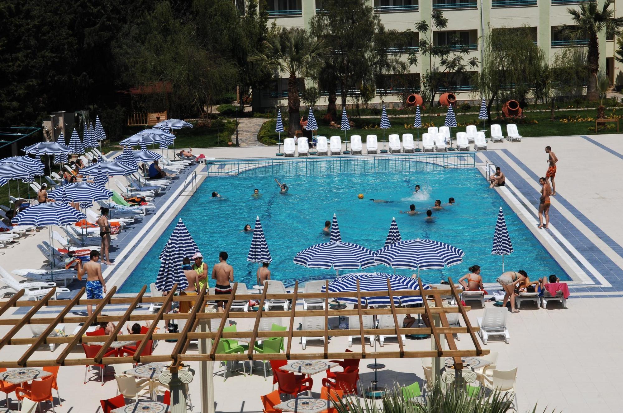 La Santa Maria Hotel คูซาดาซี ภายนอก รูปภาพ