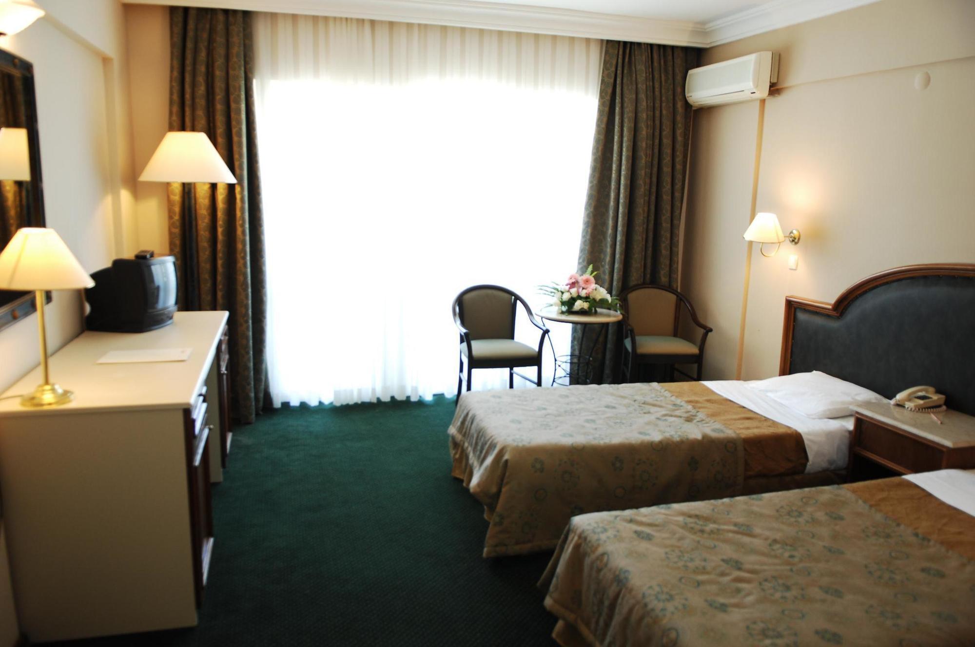 La Santa Maria Hotel คูซาดาซี ภายนอก รูปภาพ