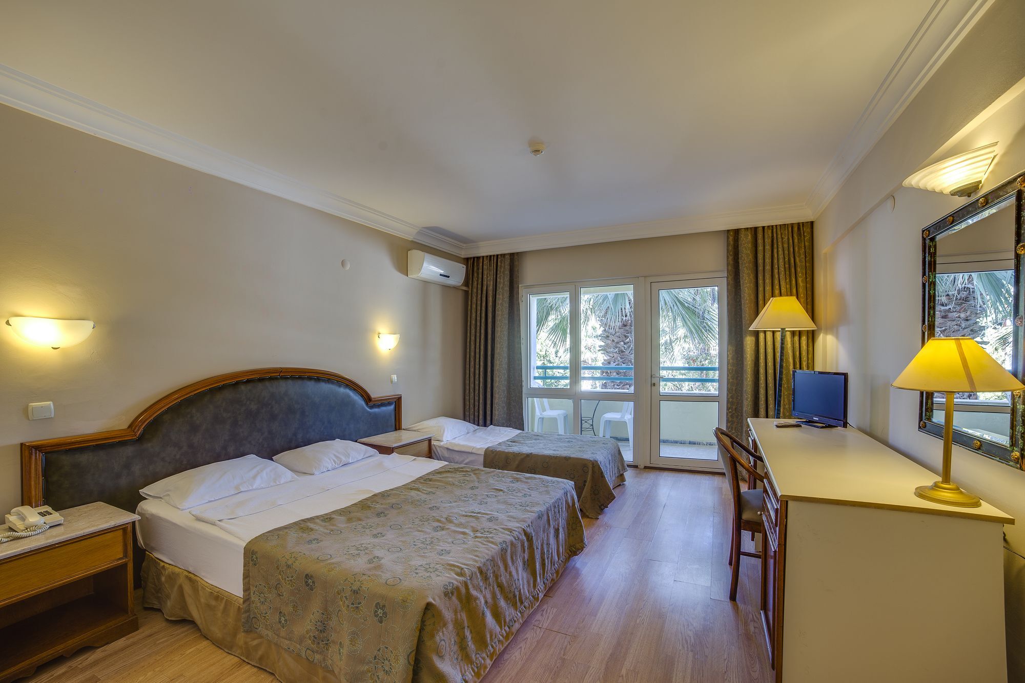 La Santa Maria Hotel คูซาดาซี ภายนอก รูปภาพ